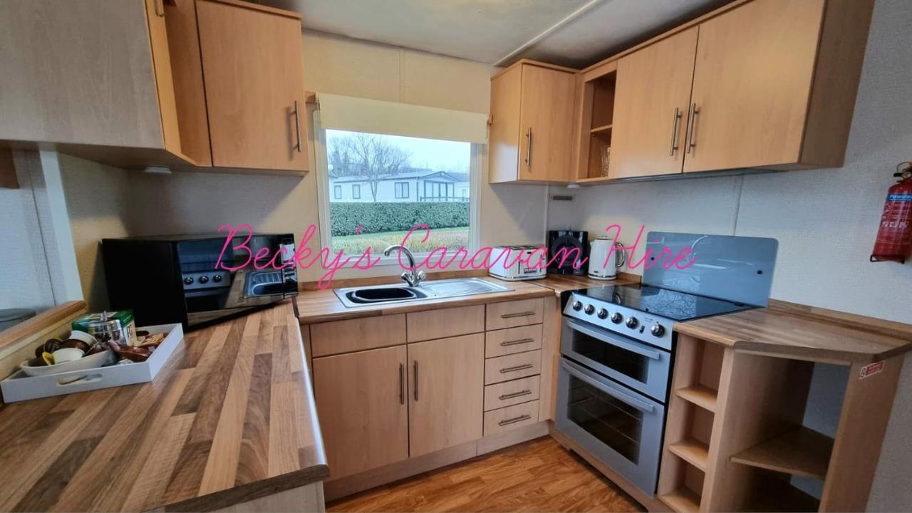 Becky'S Caravan At Marton Mere Blackpool Exteriör bild